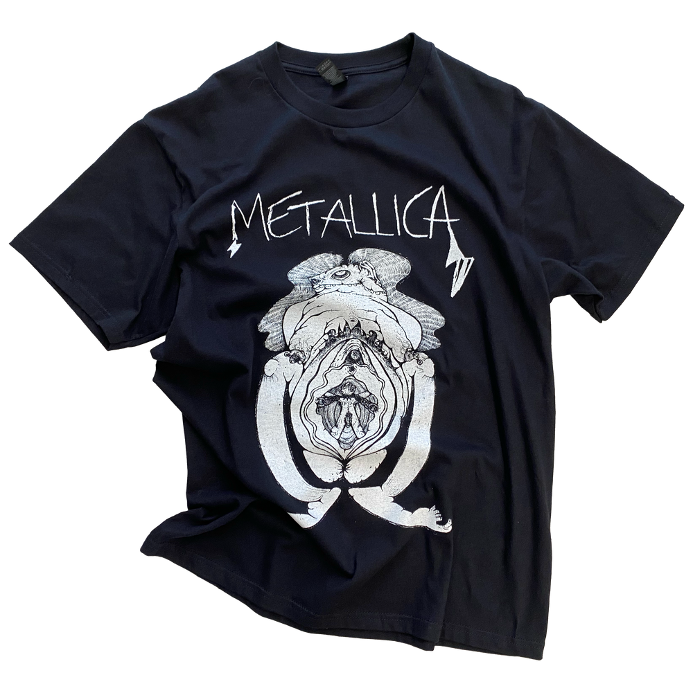 Metallica black T-shirt by DE BANDSHIRTS — front view